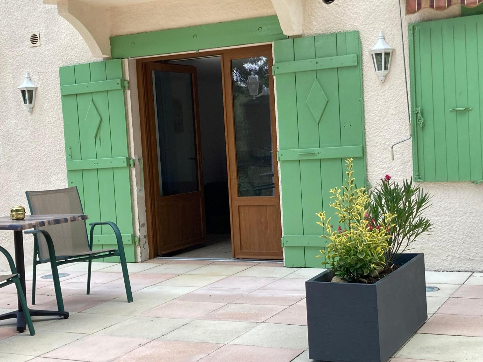 Ferienwohnung Pavillon De L'Etang Châteauneuf-du-Rhône Exterior foto